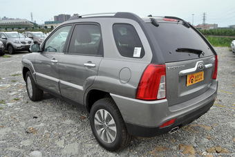 2013款狮跑2.0L GLS手动两驱版