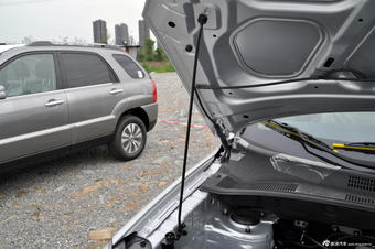 2013款狮跑2.0L GL自动两驱版