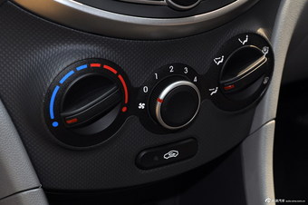 2014款瑞纳1.4L手动时尚型 迎春黄