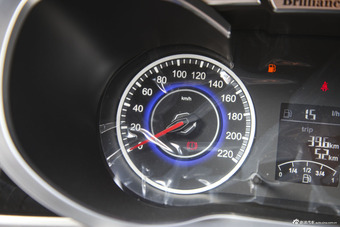 2015款中华V3 1.5L手动精英型