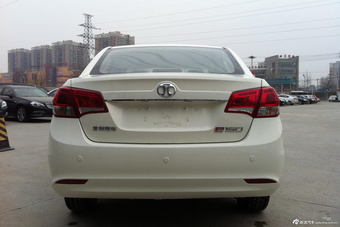 2013款北京汽车E系列三厢