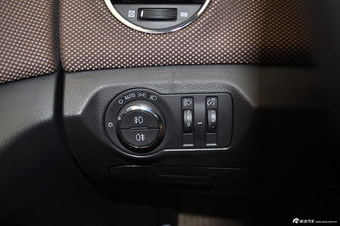 2013款科鲁兹掀背1.6L手动豪华版