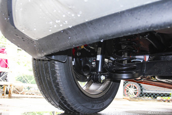 2016款长安CS15 1.5L手动尊贵版