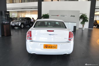 2013款克莱斯勒300C 3.6L自动尊崇版