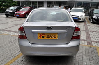 2013款福克斯三厢经典