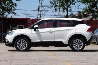 2015款中华V3 1.5L自动精英型