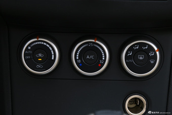 2013款逍客2.0L两驱CVT XV炫