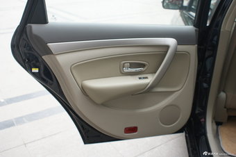 2012款东风风神A60