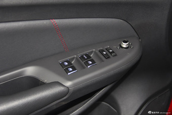 2016款长安CS75 2.0L手动豪华型国5