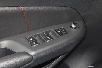 2016款长安CS75 2.0L手动舒适型国5