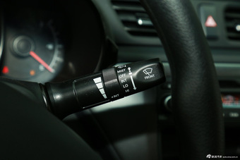 2015款起亚K2 1.4L手动GLS三厢