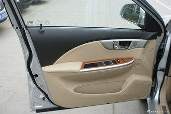 2013款凯越1.5L手动经典型 钛银