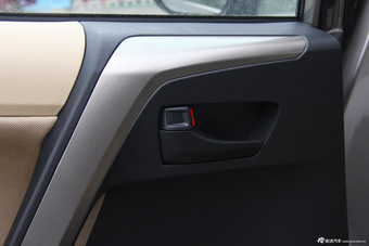 2015款RAV4 2.0L自动两驱风尚版