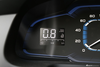 2015款荣威360 1.4T自动尊享版