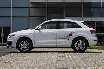 2015款奥迪Q3 35TFSI舒适型