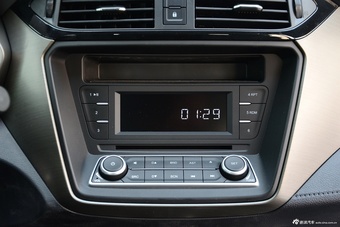 2016款海马M3 1.5L手动时尚型