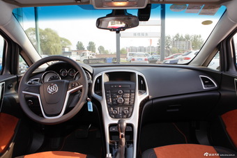 2014款英朗XT 1.6L自动舒适天窗版