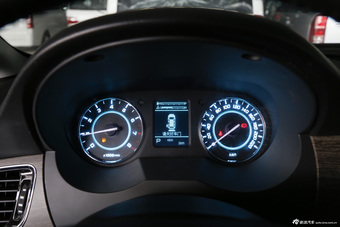 2013款瑞风M5 2.0T自动公务版