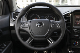 2015款陆风X8探索版2.0T汽油四驱超豪华型