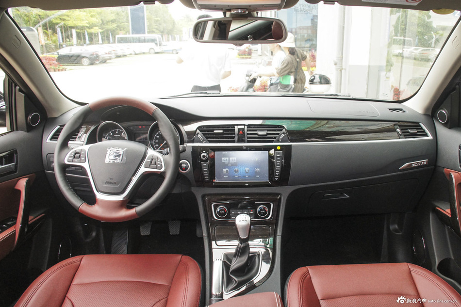 2015款众泰T600 2.0T手动尊贵型