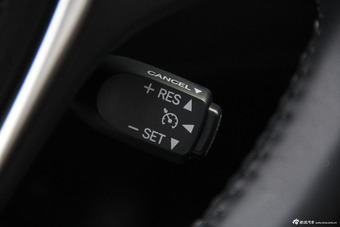 2016款雷凌双擎1.8L自动豪华版