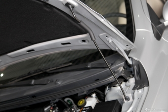 2013款奇瑞E3 1.5手动风尚版