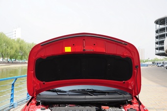 2015款吉利英伦C5 1.5L手动两厢尊贵型