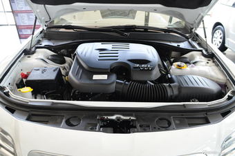 2013款克莱斯勒300C 3.6L自动尊崇版