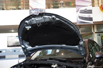 2013款雪铁龙C4L实拍