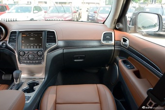 2016款大切诺基3.6L自动旗舰尊耀版