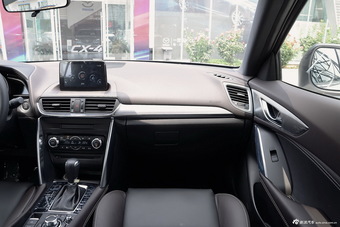 2016款马自达CX-4 2.5L自动四驱蓝天激情版