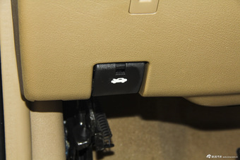 2014款GL8商务车2.4L自动经典版