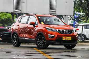 2016款长安CS15 1.5L手动尊贵版