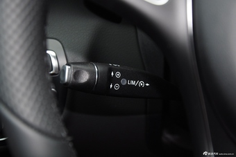 20015款奔驰C级C200旅行版