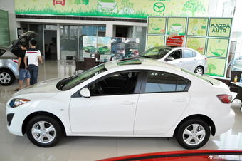 2013款马自达3星骋三厢1.6L自动精英型