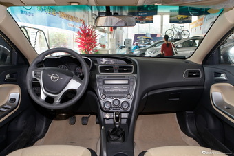 2014款福美来M5 1.6L手动精英型