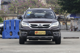 2015款比亚迪S7升级版1.5T手动尊贵型