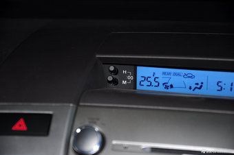 2013款马自达8 2.5L自动尊贵版