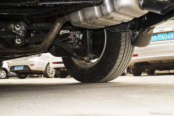 2015款经典圣达菲2.0L手动汽油两驱标准型