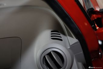 2013款新赛欧三厢1.2L手动温馨版