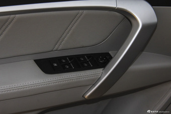 2016款吉利帝豪1.5L手动三厢时尚版