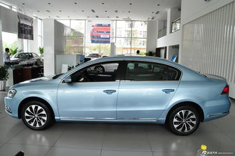 2013款迈腾蓝驱版