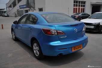 2013款马自达3星骋三厢1.6L自动精英型