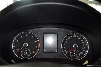 2014款帕萨特1.8T DSG御尊版