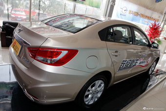 2014款福美来M5 1.6L手动精英型