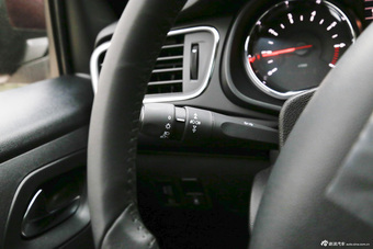 2015款东风雪铁龙C3-XR 1.6L自动先锋型