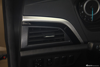 2015款V CROSS 1.5L手动智趣型