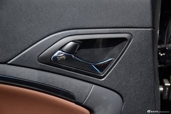 2016款奔腾B90 1.8T自动尊贵型十周年纪念版