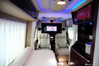 2013款中欧尊逸C型柴油版