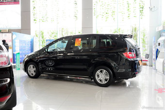 2013款马自达8 2.5L自动尊贵版